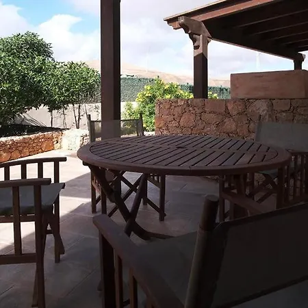 Pueblo Canario Apartahotel