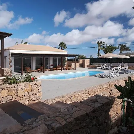 Ξενοδοχείο με διαμερίσματα Pueblo Canario 3*